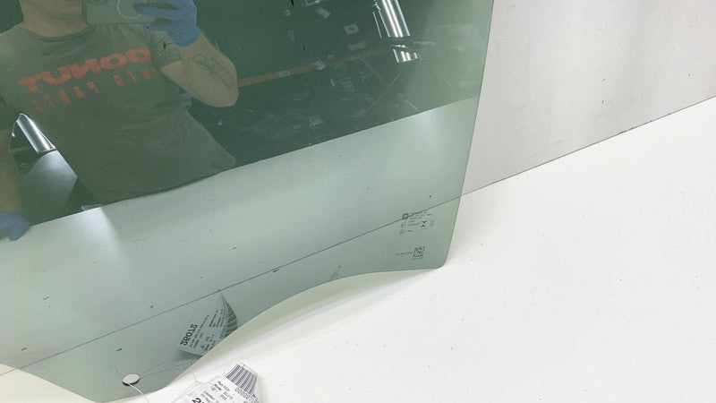 E9 43R-004757 ⭕ 2019-2025 Chevrolet Silverado 1500 Rear Passenger Side Door Window Glass Right