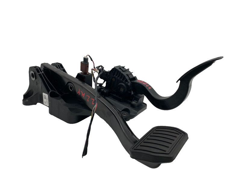 118869100B ⭕ 2020-2023 Tesla Model Y Accelerator and Brake Pedal Pad Assembly 1188691-00-B