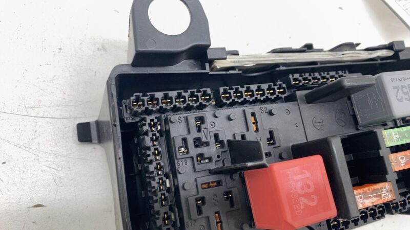 ⭕ 2015-2020 Mercedes-Benz C300 W205 Rear Trunk Fuse Box Relay Module Unit OEM