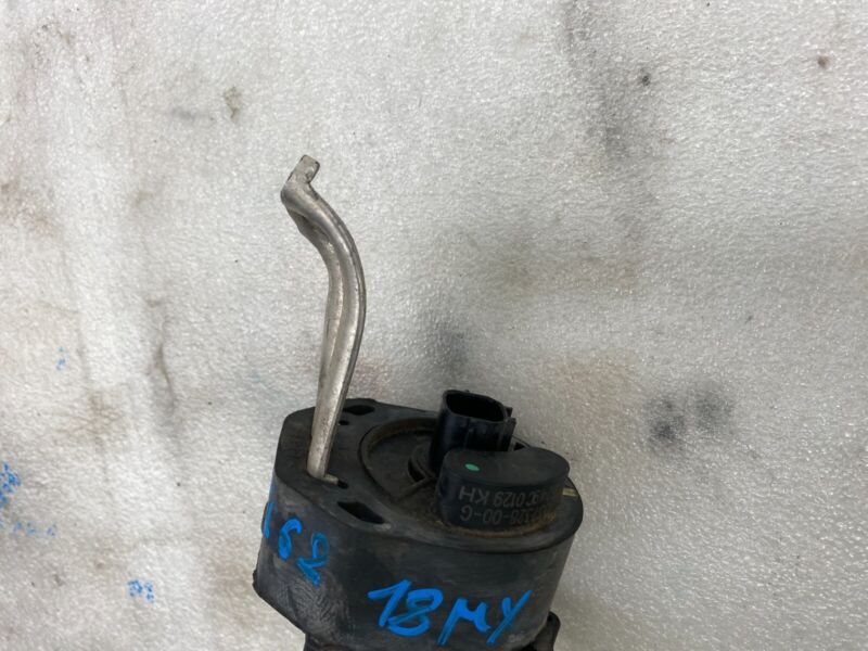103732800G 2016-2020 Tesla Model X MX Cooling System Auxiliary Coolant Water Pump Assembly