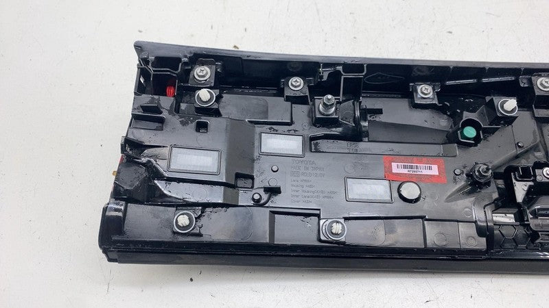 ⭕ 2023 2024 Toyota Prius Tailgate Liftgate Back Door Center Tail Light Lamp Bar