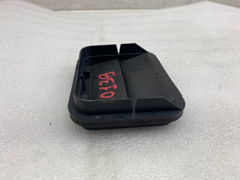 2F2A B280B62 AB ⭕ 12-20 Tesla Model S Rear Quarter Panel Rubber Flap Extractor Air Vent Grille