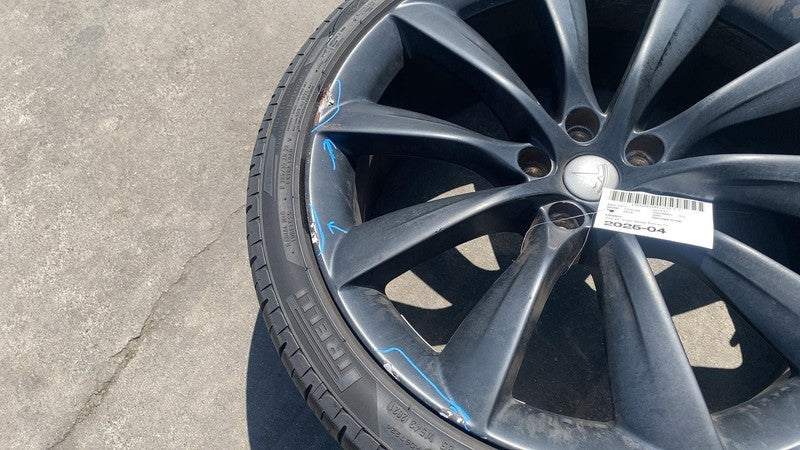 ⭕ 16-20 Model X Turbine Wheel Rim 22x9.0J +35MM w/ Tire 265/35ZR22 102