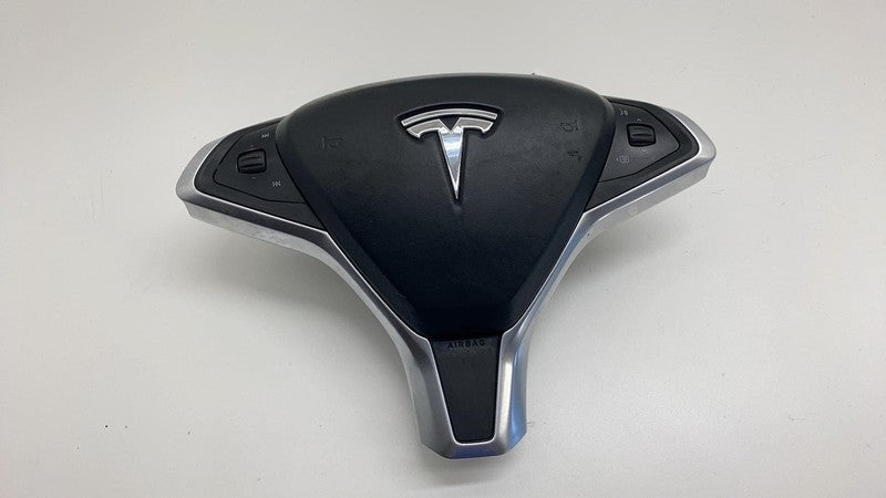 103677801B 2016-2020 Tesla Model X Steering Wheel Airbag Module w/ Retainer Plate Bracket