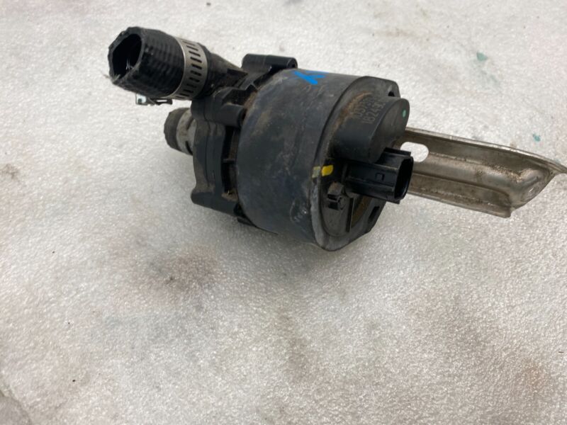 103732800G 2016-2020 Tesla Model X MX Cooling System Auxiliary Coolant Water Pump Assembly