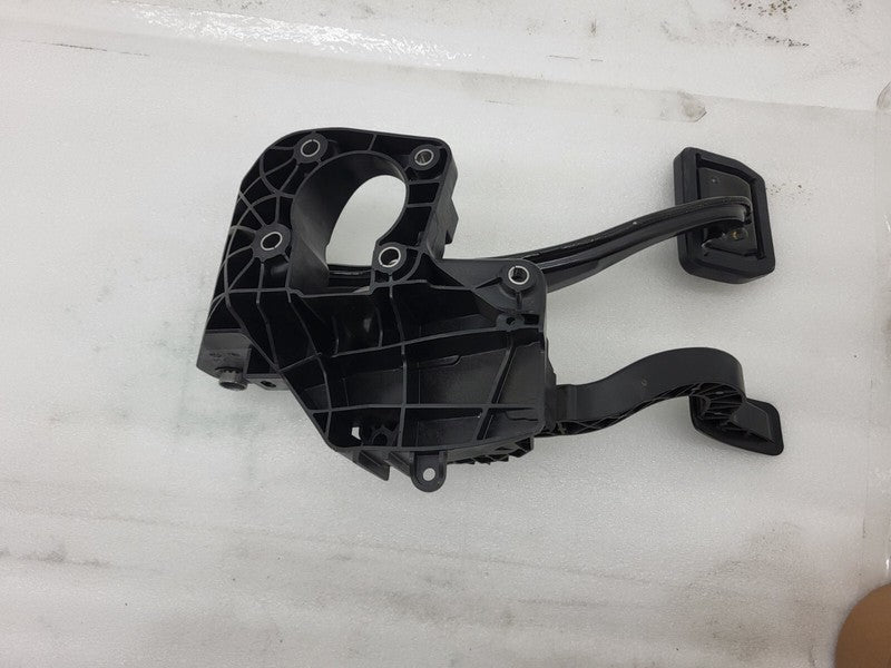 1044691 00 D ⭕ 2017-2023 Model 3 Accelerator and Brake Foot Pedal w/ Switch Base 1044691-00-D