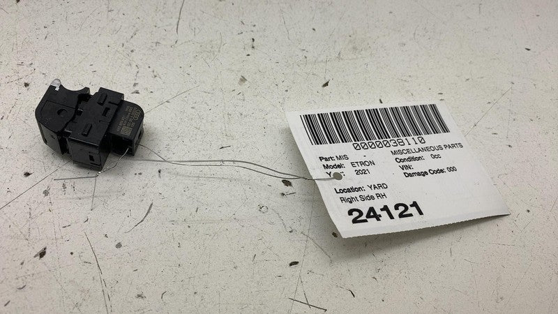 4K0959831 ⭕ 19-23 Audi E-Tron Quattro Tailgate Door Release Open Switch Button 4K0959831