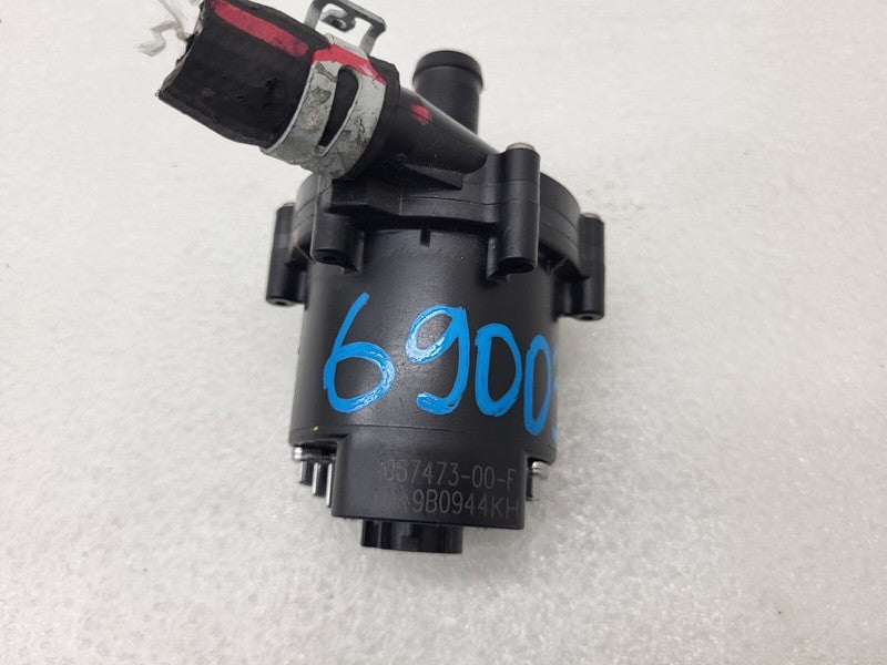 106747300F ⭕ 2012-2020 Tesla Model S Coolant Water Pump Assembly Foam Isolated 1067473-00-F