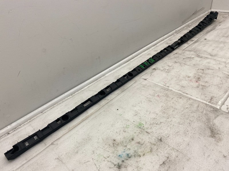 104669000B ⭕ 16-23 Model X Driver Side Rocker Carrier Panel Trim Bracket Left 1046690-00-B