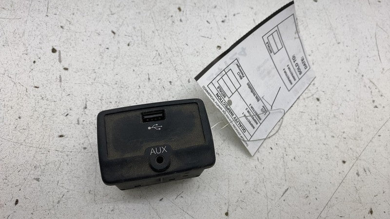 ⭕ 2014-2021 Ram ProMaster 2500 Media Hub USB Port Connector Terminal 6