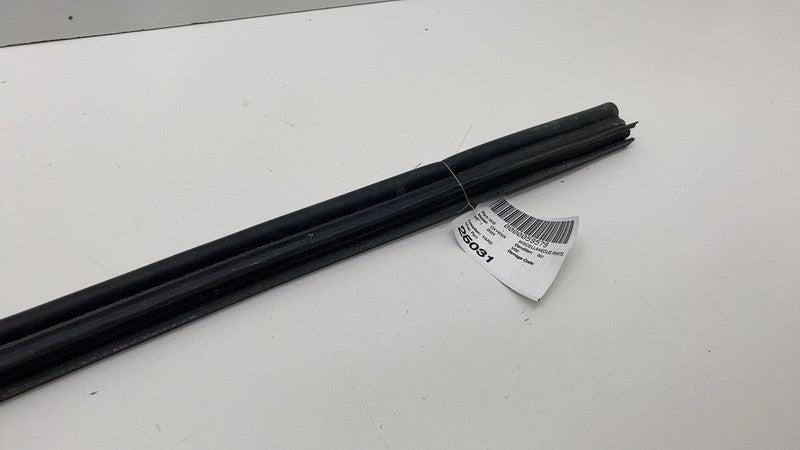4M0.823.723 ⭕ 2019-2024 Porsche Cayenne Front Hood Bonnet Weatherstrip Rubber Seal 4M0823723