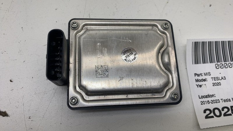 ⭕2017-2023 Tesla Model 3 Seven Pin Perpendicular Radar Sensor 7-Pin 11