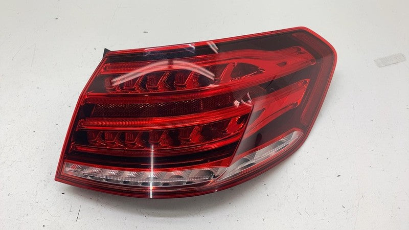 A2129061403 ⭕ 14-16 Mercedes-Benz E350 Rear Right Tail Lamp Outer Taillight RH A2129061403