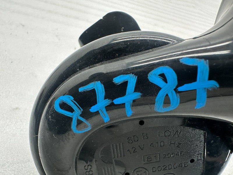 E1 0020046 ⭕ 2012-2020 Tesla Model S MS Seger Low Pitch Tone Horn 12V 410 Hertz w/ Bracket