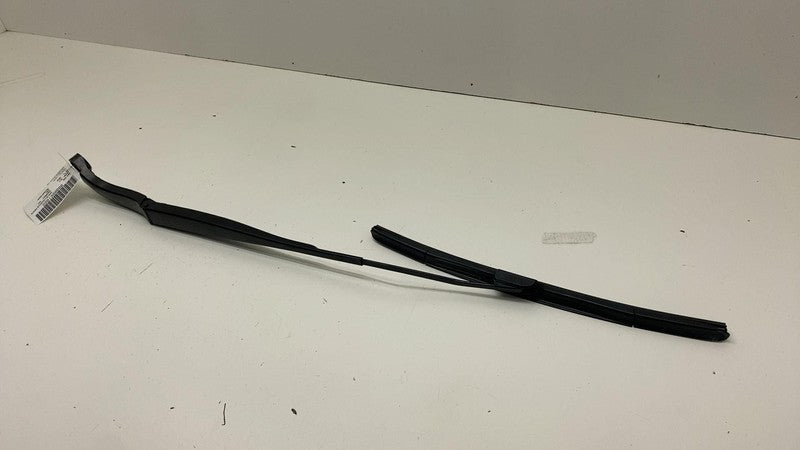 ⭕ 2022 2023 2024 Rivian R1T Front Passenger Right Windshield Wiper Arm & Blade