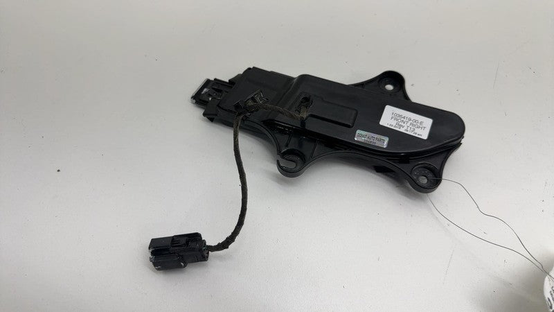 ⭕ 16-20 Tesla Model X Front Right Side Exterior Door Handle Outer 1035