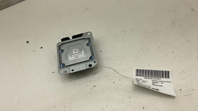 109575700C 17-23 Model 3 Safety Restraint Computer Control Module (Crash Data) 1095757-00-C