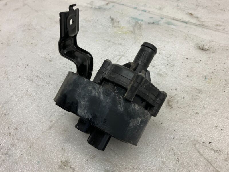 1057235 2016-2020 Tesla Model S MS Electric Auxiliary Coolant Water Pump w/ Bracket Assy