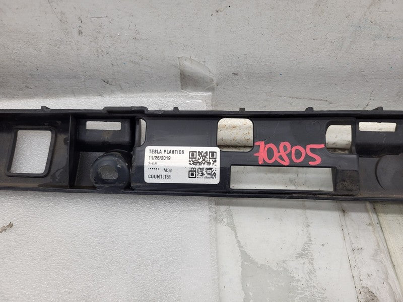 104669100B ⭕ 2016-2023 Tesla Model X Rocker Carrier Panel Trim Bracket Right 1046691-00-B
