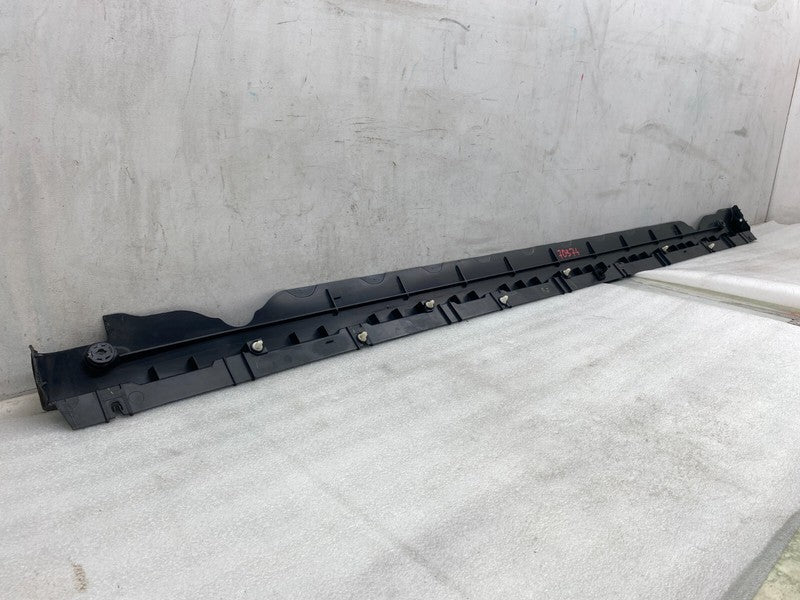 1497741 00 B ⭕20-23 Model Y Left Side Skirt Rocker Molding Panel Carrier Bracket 1497741-00-B