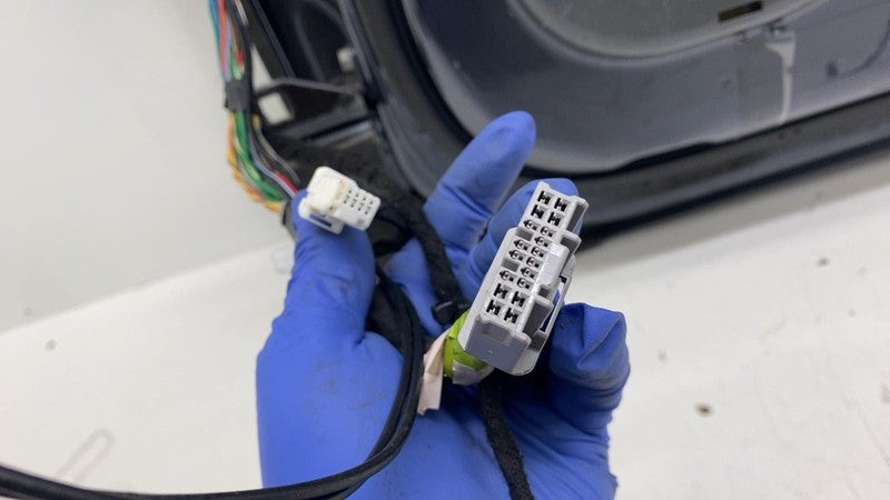 ⭕ 2016-2020 Tesla Model S Front Passenger Side Door Shell Panel Right 