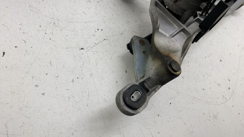 670007561 ⭕ 2017-2020 Maserati Levante Front Windshield Wiper Motor and Linkage 670007561