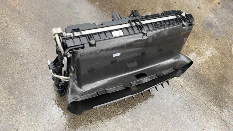 7P0 121 207 A 2011-2018 Porsche Cayenne Engine Radiator Cooling Fan Motor A/C Condenser Assy