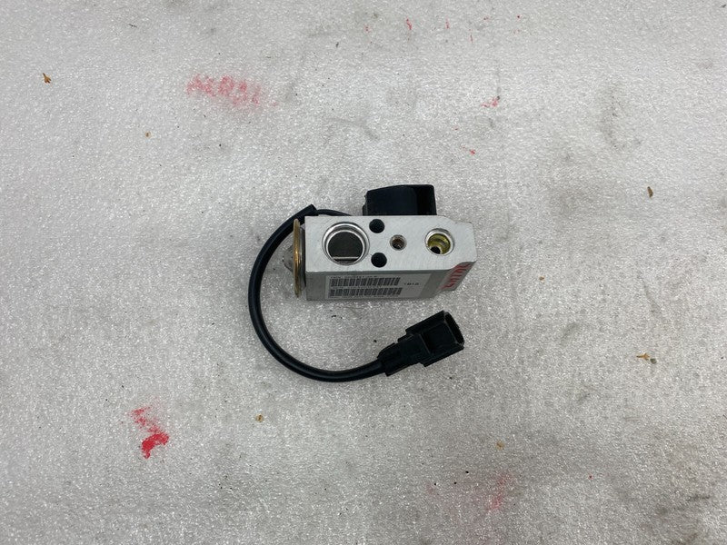 600848100B ⭕ 2012-2020 Tesla Model S A/C Line TXV Evaporator Valve w/ Solenoid 6008481-00-B