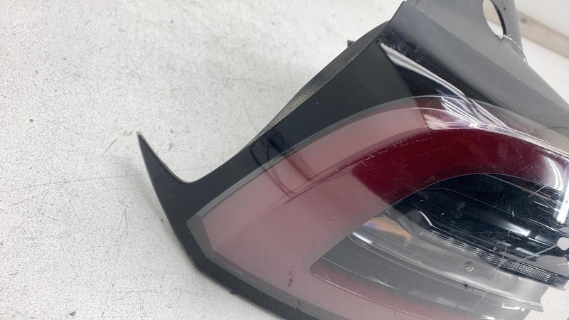 ⭕ 17-22 Model 3 Rear Driver Side Exterior Taillight Outer Tail Lamp Le