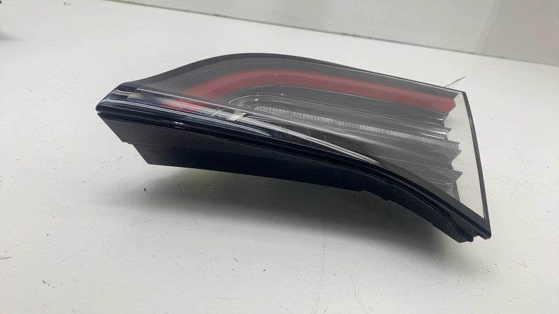 150208900B ⭕ 2020-2024 Model Y Rear Right Inner Taillight LED Tail Lamp 4-Pin 1502089-00-B