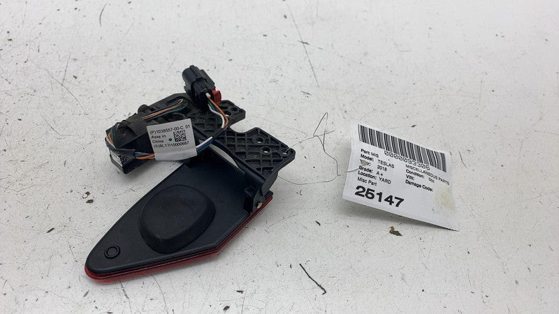 ⭕ 15-20 Tesla Model S Rear Left Taillight Lamp Charge Reflector LH 104