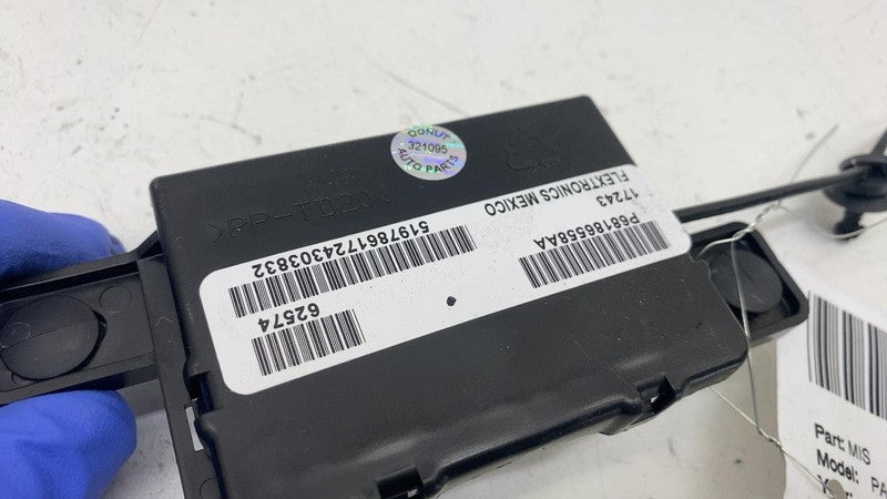 68186558AA ⭕ 17-23 Chrysler Pacifica Antenna Remote Keyless Entry Control Module 68186558AA