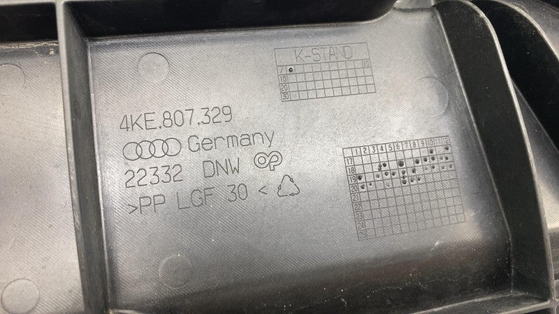 4KE.807.329 ⭕ 2019-2023 Audi E-Tron Quattro Rear Bumper Center Retainer Bracket 4KE807329