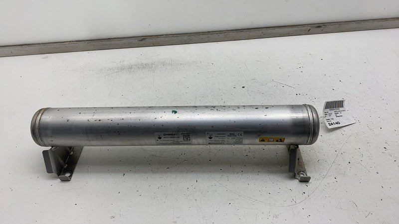 6700375210 ⭕17-20 Maserati Levante Front Air Ride Suspension Pump Reservoir Tank 6700375210