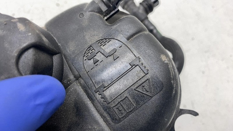 17139485733 2018-2020 BMW 530e G30 Engine Radiator Overflow Expansion Tank Reservoir w/ Hose