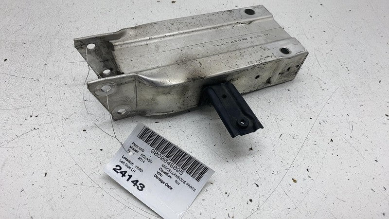 A 212 620 09 95 ⭕10-16 Mercedes E350 E-Class Front Left Bumper Reinforcement Bracket A2126200995