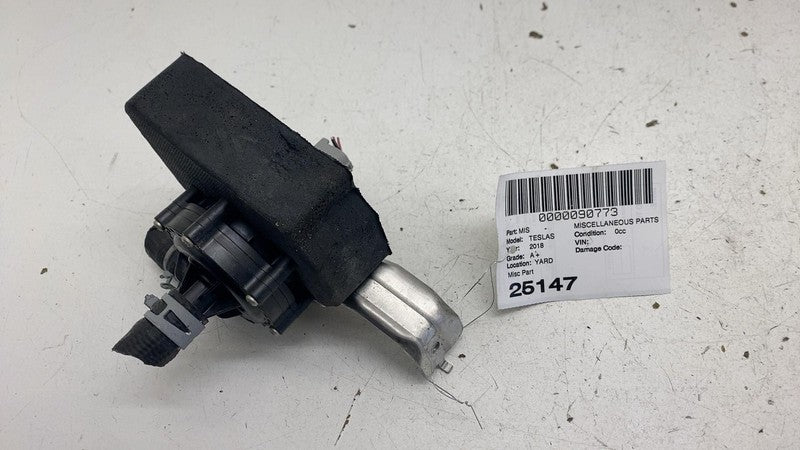 ⭕ 2012-2020 Model S Auxiliary Water Coolant Pump Foam Isolated OEM 106