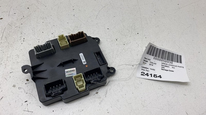 106205600B 2016-2020 Tesla Model X Rear Falcon Controller Door Control Module 1062056-00-B