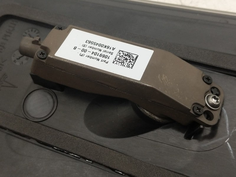 1092306 00 B ⭕ 2016-2020 Tesla Model S B-Pillar Applique Glass & Camera Left LH 1092306-00-B