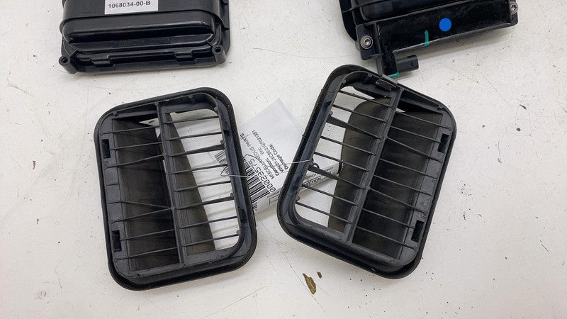 16-20 Model X Quarter Panel Rubber Flap & Air Shroud Vent Extractor 10