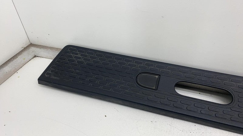 ⭕22-24 Rivian R1T Rear Left Upper Bed Main Molding Trim Cover Panel PT