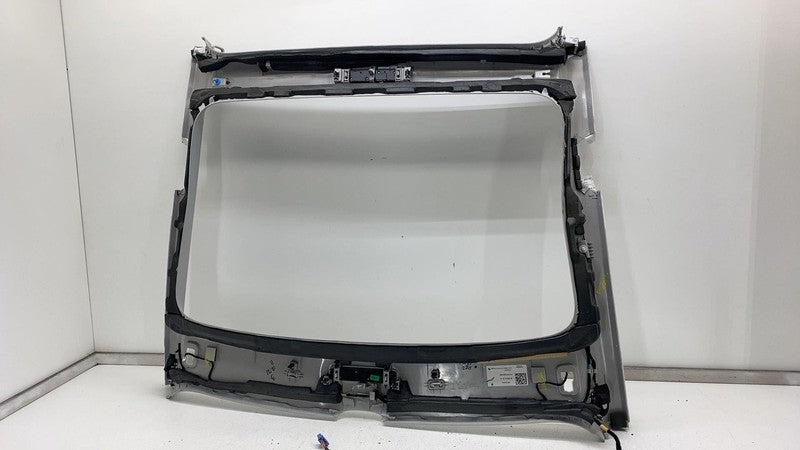 156761301A 2017-2023 Tesla Model 3 Panoramic Sunroof Ceiling Moon Roof Headliner Trim Assy