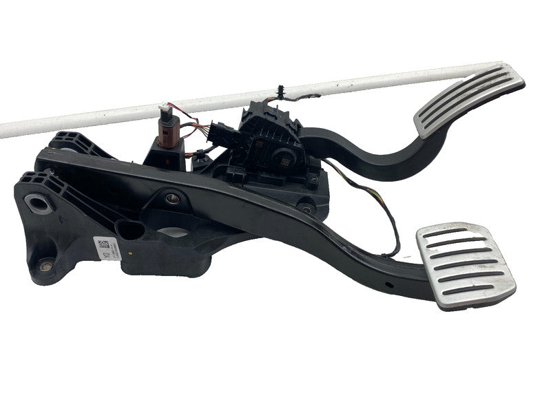 ⭕ 2020-2024 Tesla Model Y Accelerator and Brake Pedal Pad Assembly 118