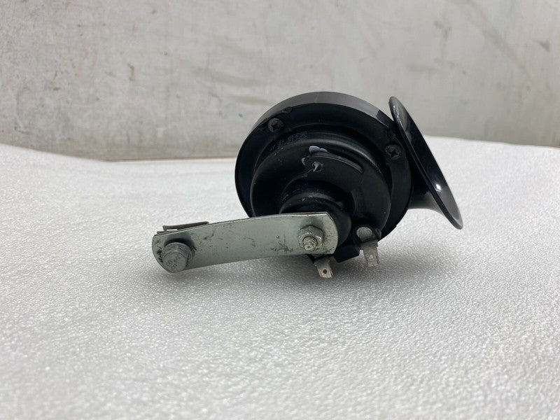 E1 0020046 ⭕2012-2020 Tesla Model S MS Seger Low Pitch Tone Horn 12V 410 Hertz with Bracket