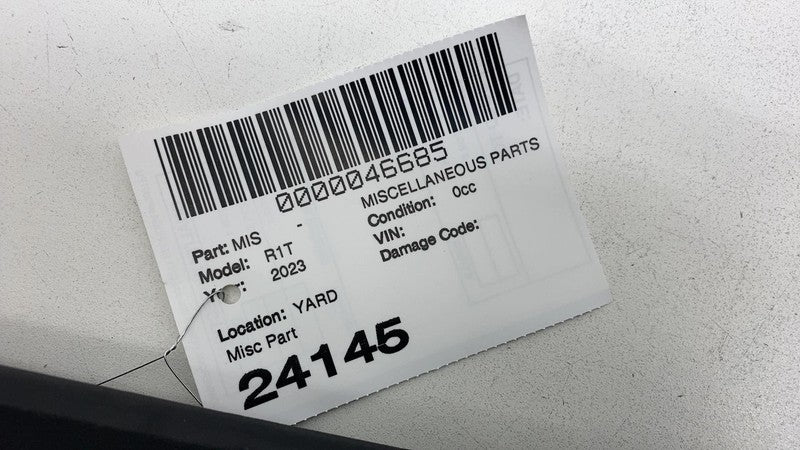 ⭕ 2022-2024 Rivian R1T Rear Right Gear Tunnel Sill Trim Scuff Plate PT