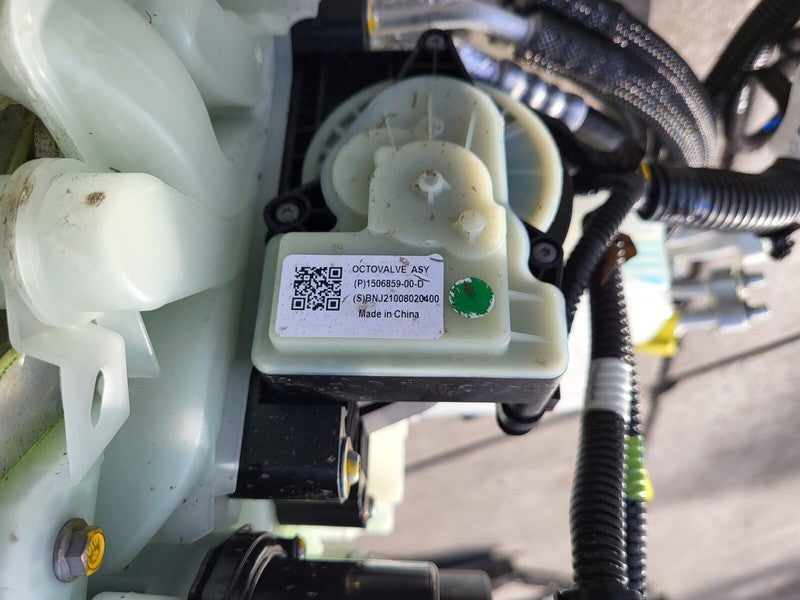 1549902 00 C 20-23 Model 3 Supermanifold Refrigerant Chiller & Coolant Reservoir 1547595-98-E