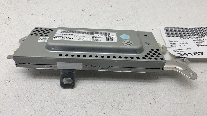 1079749 00 D 2017-2023 Tesla Model 3 Harman Becker HBZ502 Radio FM/HD Receiver Control Module