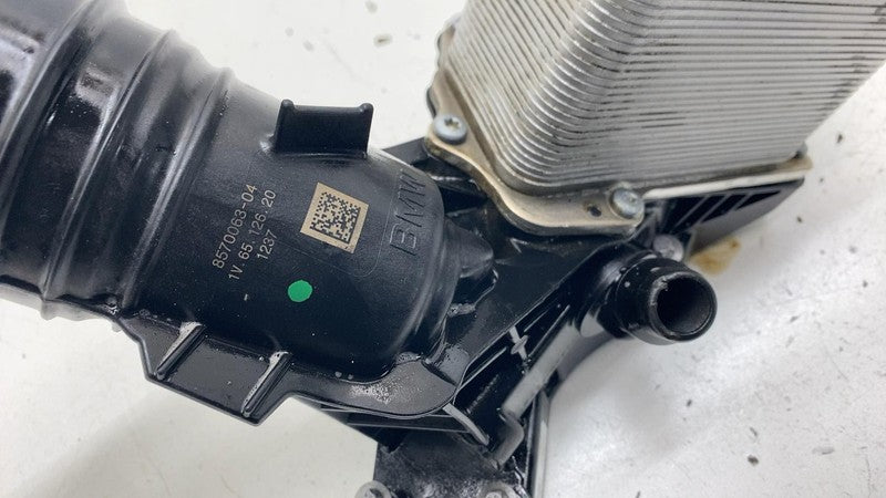 ⭕ 2017 2018 2019 2020 BMW 540i Engine Motor Oil Cooler Filter Housing 
