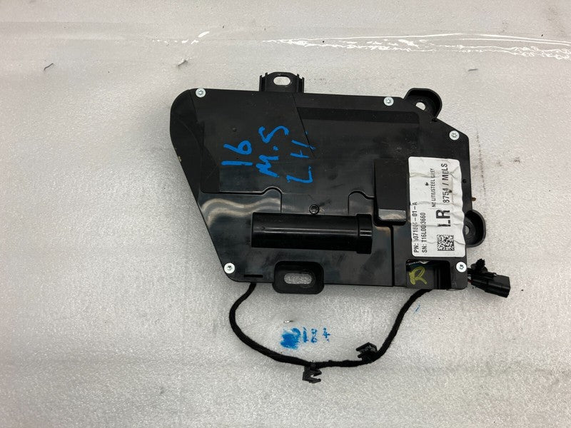 107188401A ⭕ 16-20 Model S Rear Driver Left Exterior Door Handle Outer GEN 3 1071884-01-A