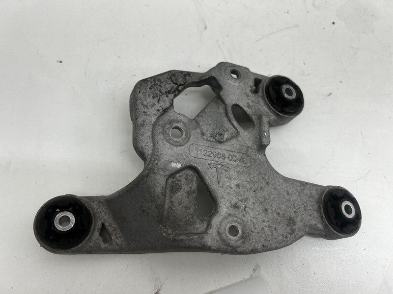 ⭕ 17-23 Model 3 HVAC A/C Air Compressor Body Bracket Mount Support 112